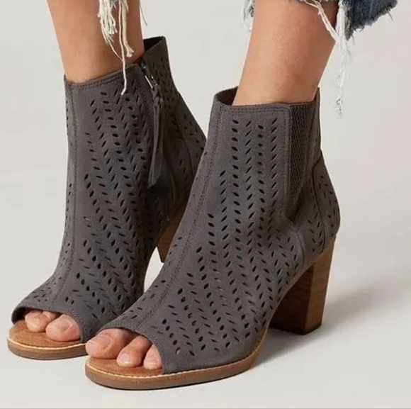 TOMS Majorica Perforated Suede Open Toe Booties Block Heel Womens 7 - Picture 2 of 7